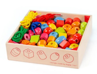 BIGJIGS TOYS Dřevěné korálky v krabičce